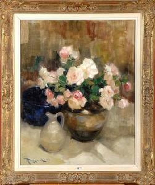 Vase De Roses Blanches Sur La Table - view 1
