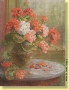 Vase Fleuri Sur Un Gueridon