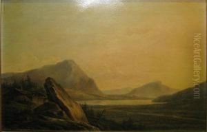 Hut Naast Een Meer In Een Berglandschap