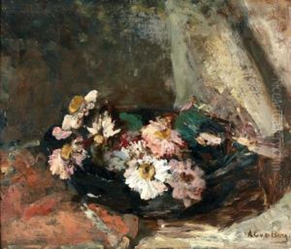 Bloemen In Zwarte Schaal - view 1