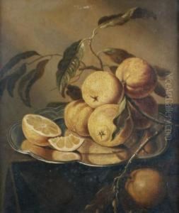 Citrons Sur Un Plateau D'argent Pose Surun Entablement