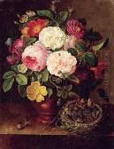 Bouquet De Fleurs Et Nid D'oiseaux Sur Un Entablement
