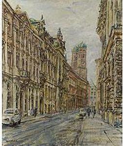 Die Kardinal-faulhaber-strasse In Munchen Mit Blick Auf Die Turme Der
 Frauenkirche