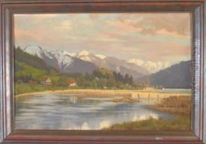 Blick Uber Einen See Im Spatsommer Auf Die Berge Im Abendlicht