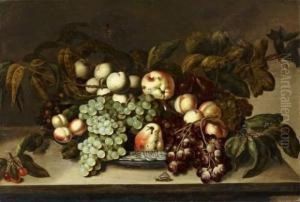 Nature Morte Aux Fruits Dans Une Coupe De Porcelaine