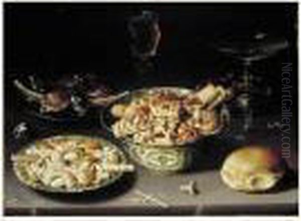 Quatre Plats De Friandises Et De Marrons Avec Trois Verres. - view 1