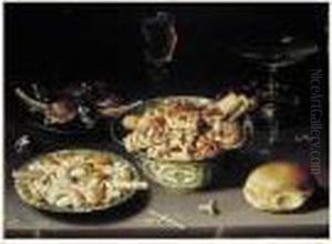Quatre Plats De Friandises Et De Marrons Avec Trois Verres.