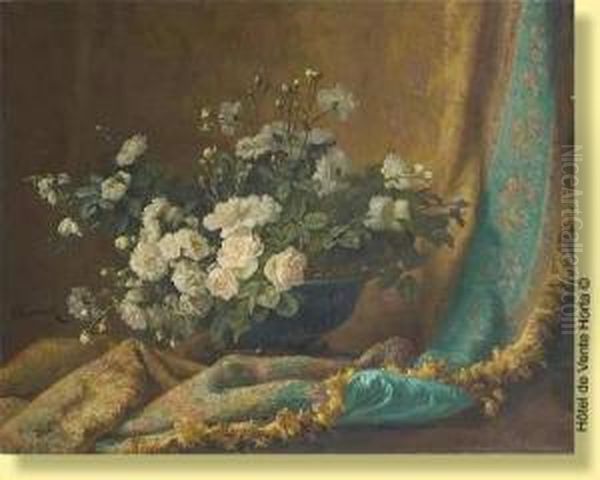 Composition Aux Roses Sur Fond De Tapisserie - view 1