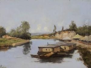 Bateaux-lavoirs Sur La Riviere