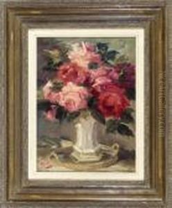 Roter Rosenstraus In Einer Weisen Porzellanvase Auf Einem Henkeltablett by Anton Faistauer
