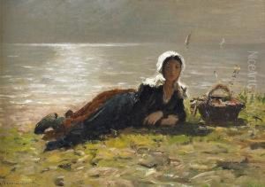 Liegende Trachtenfrau An Der Kuste.