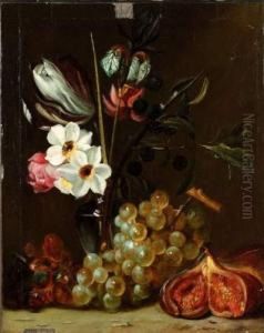 Nature Morte Au Bouquet De Fleurs Dans Un Vase De Cristal Et Fruits, Raisins Et Figues