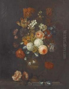 Bouquet De Fleurs Sur Un Entablement