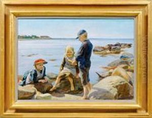 Spielende Kinder Mitmodellboot Am Sommerlichen Strand by Emil Axel Krause