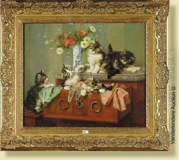 Chatons Jouant Sur La Commode - view 1