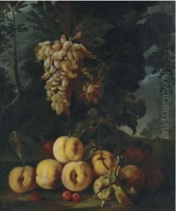 Uve Bianche E Pesche En Plein Air