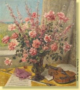 Composition Au Violon Et Vase Fleuri
