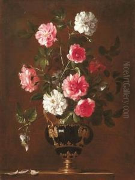 Mazzo Di Rose In Vaso Ad Appliques Bronzee Dorate Su Piano Roccioso - view 1