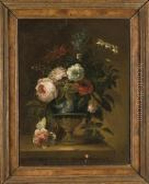 Oeillets, Pivoines, Chevrefeuille Et Autres Fleurs Dans Un Vasepose Sur Une Corniche - view 1