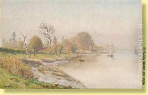 Barque Et Voilier Sur Un Etang