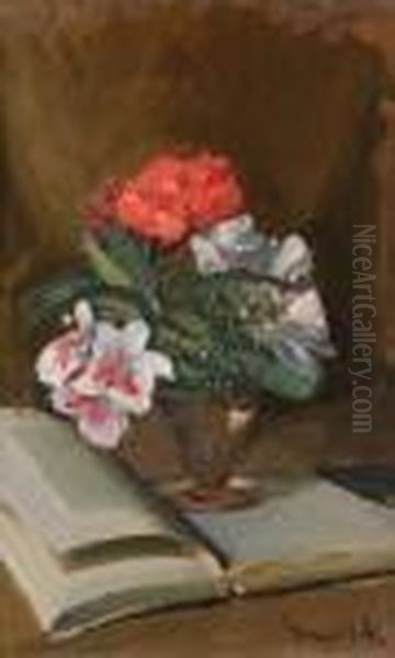 Vaso Con Fiori Su Un Libro Aperto - view 1