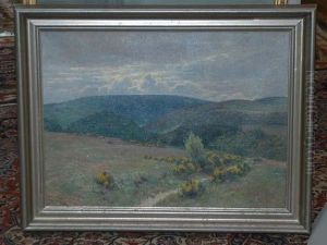 Landschaft Mit Bergen Und Wiese.