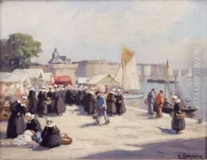 Marche Sur Le Port De Concarneau