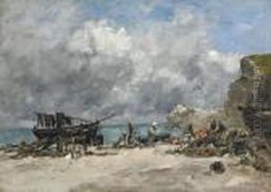 Etretat, Bateaux De Peche Et Pecheurs Sur La Plage