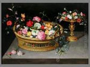 Henkelkorb Mit Blumen Und Tazza