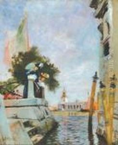 Elegant Visitors In Venice Elegant Visitors In Venice