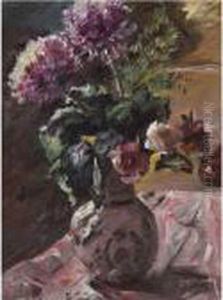 Chrysanthemen Und Rosen Im Krug