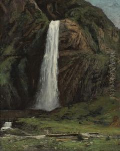 Un Pont Pietonnier Et Une Cascade En Montagne