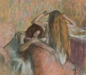 Femme Se Coiffant