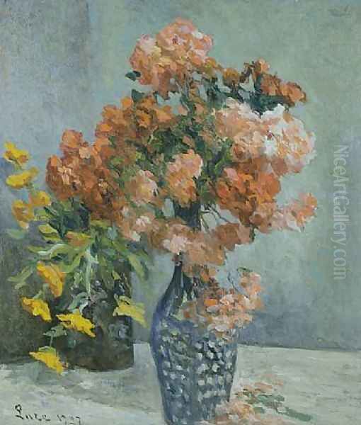 Vase of flowers - view 1