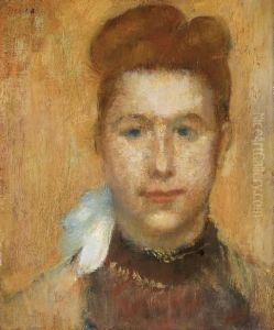 Tete De Jeune Femme De Face