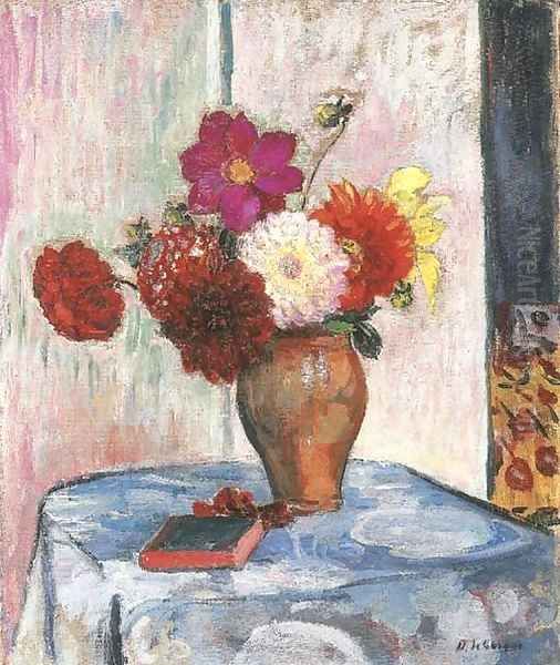 Vase de dalhias avec livre sur la table - view 1