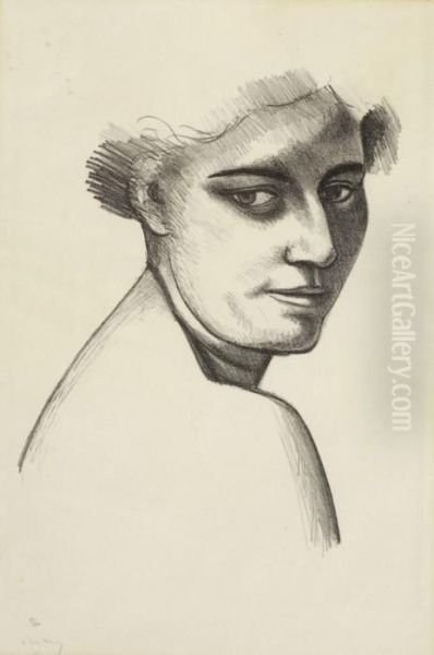 Femme De Trois-quart A Droite - view 1