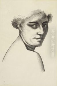 Femme De Trois-quart A Droite
