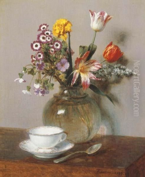 Vase De Fleurs Avec Une Tasse De Cafe - view 1