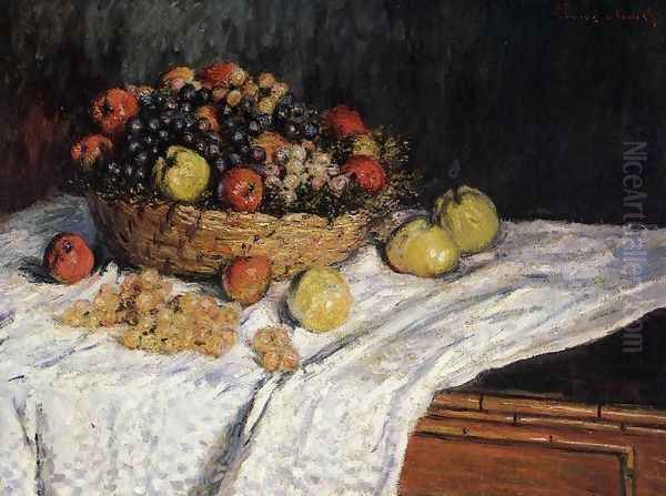 Fruit Basket With Apples And Grapes - view 1