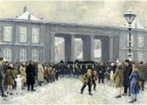 Livgarden Marcherer Ind Mod
Amalienborg Slotsplads (guards Marching Out Of Amalienborg Castle) Livgarden Marcherer Ind Mod
Amalienborg Slotsplads (guards Marching Out Of Amalienborg Castle)