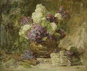 "blumenstilleben", Fliederstraus In Kugelvase