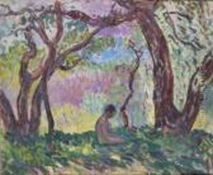 Enfant Assis Sous Les Arbres