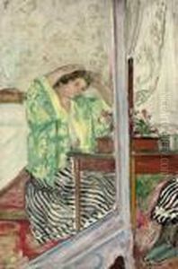 Femme A Sa Toilette Devant L'armoire A Glace