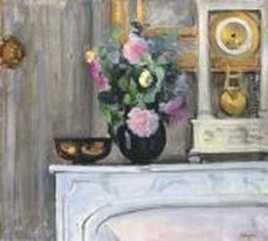 Bouquet De Fleurs Sur La Cheminee