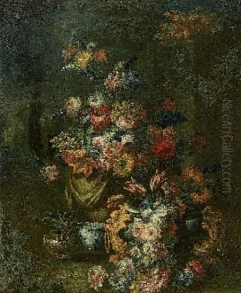 Bouquets De Fleurs Dans Des Vases En Pierre Et Bronze - view 1