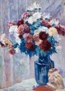 Vase De Fleurs A La Statuette Vase De Fleurs A La Statuette