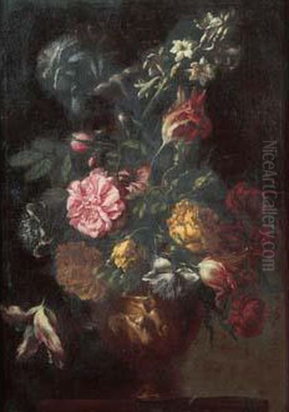 Bouquet De Fleurs Dans Un Vase Sculpte Sur Un Entablement - view 1