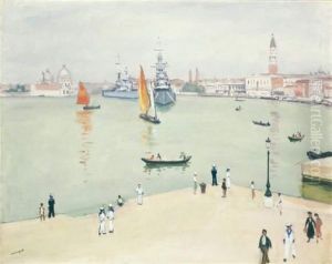 Bateaux De Guerre Sur Le Bassin
