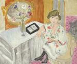 Femme Assise Au Livre Ouvert Femme Assise Au Livre Ouvert